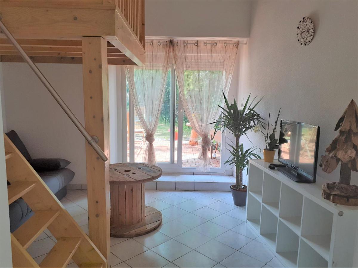 Appartement Rez De Chaussee Avec Terrasse Et Jardin Tence Екстер'єр фото