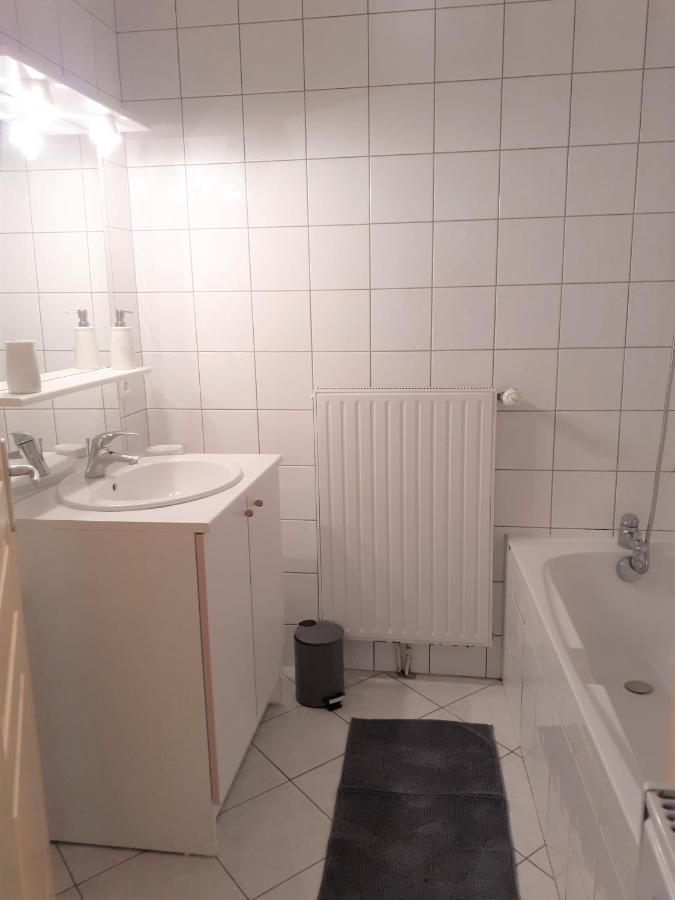 Appartement Rez De Chaussee Avec Terrasse Et Jardin Tence Екстер'єр фото