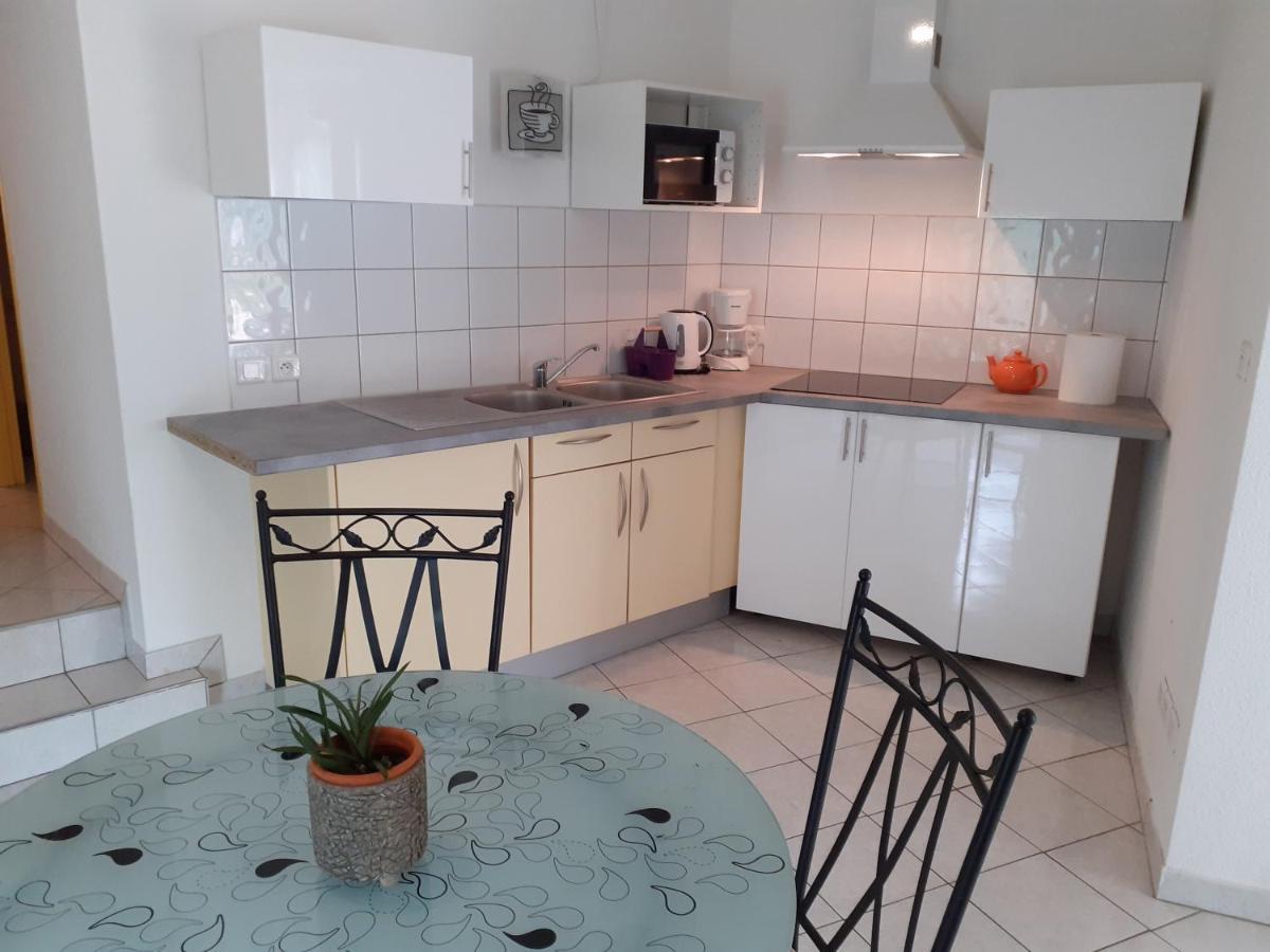 Appartement Rez De Chaussee Avec Terrasse Et Jardin Tence Екстер'єр фото